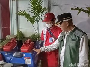 Pulang Umrah, Bupati Bandung Gercep Tinjau Pom Mini Mobile di Cileunyi Pulang Umrah, Bupati Bandung Gercep Tinjau Pom Mini Mobile di Cileunyi