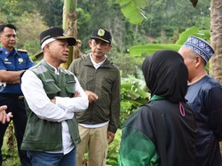 Bupati Bandung Pastikan Jalan-Tanggul Terdampak Bencana Segera Diperbaiki