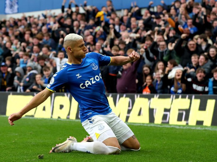 LIVERPOOL, ENGLAND - MAY 01: Richarlison of Everton celebrates after scoring their team's first goal during the Premier League match between Everton and Chelsea at Goodison Park on May 01, 2022 in Liverpool, England. (Photo by Jan Kruger/Getty Images)