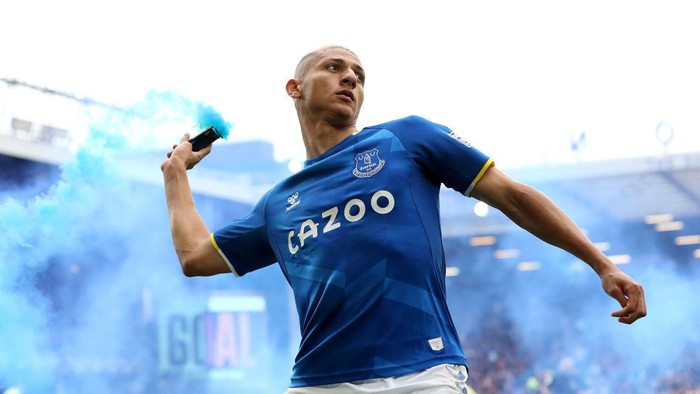 LIVERPOOL, ENGLAND - MAY 01: Richarlison of Everton celebrates after scoring their teams first goal during the Premier League match between Everton and Chelsea at Goodison Park on May 01, 2022 in Liverpool, England. (Photo by Jan Kruger/Getty Images)