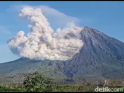 Gunung Semeru: Asal-usul, Jejak Pendakian hingga Kisah Mistis