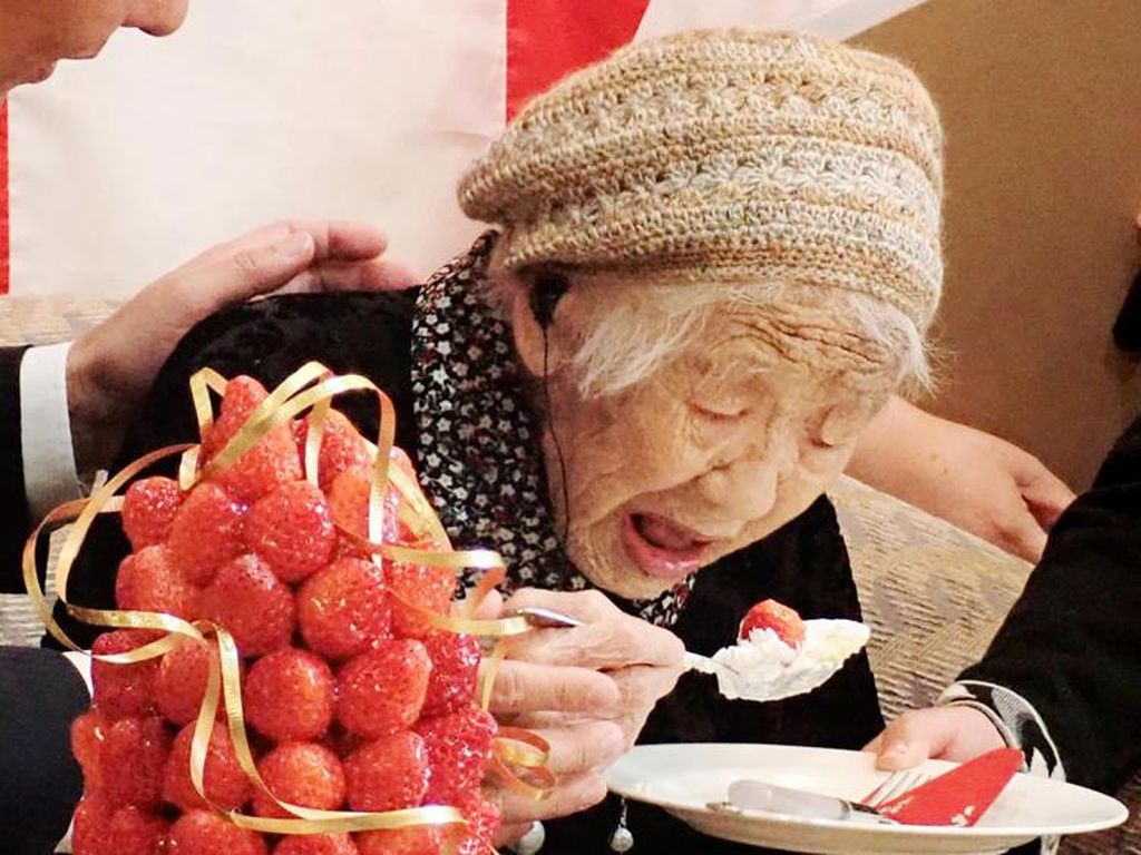Semasa Hidup, Orang Tertua di Dunia Berusia 119 Tahun Ini Doyan Coca-Cola