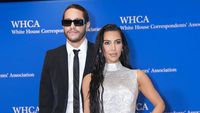 Melihat Lagi Kemesraan Kim Kardashian dan Pete Davidson