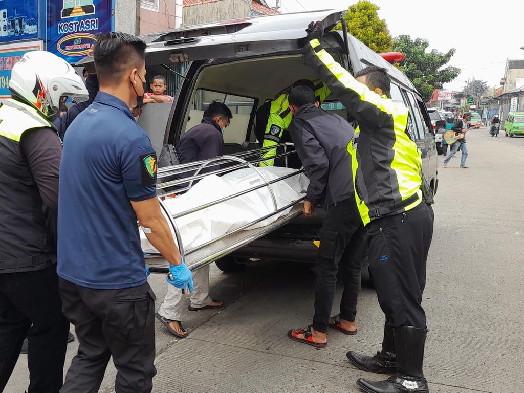 Mayat Wanita Setengah Telanjang Ditemukan di Kamar Kos Bogor Barat