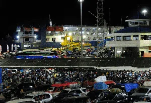 Melihat Lagi Antusiasme Pemudik di Pelabuhan Merak yang Rindu Kampung Halaman Melihat Lagi Antusiasme Pemudik di Pelabuhan Merak yang Rindu Kampung Halaman