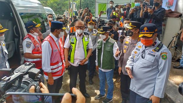 Momen Menhub Tinjau Jalur Nagreg, Sebut Tahun Ini Pemudik Meningkat
