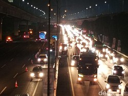 Begini Rupanya Cara Menyalakan Lampu Penerangan di Jalan Tol