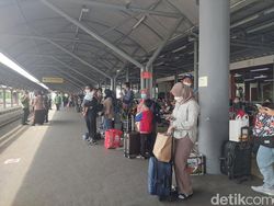 14.299 Pemudik Berangkat dari Stasiun di Surabaya pada H-2 Lebaran