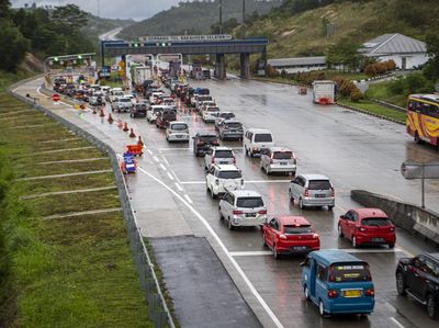 Penampakan Antrean Kendaraan di GT Bakauheni Selatan