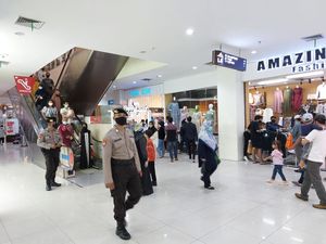 Amankan Idul Fitri 1443 H, Polda NTB Awasi Pusat Keramaian Amankan Idul Fitri 1443 H, Polda NTB Awasi Pusat Keramaian