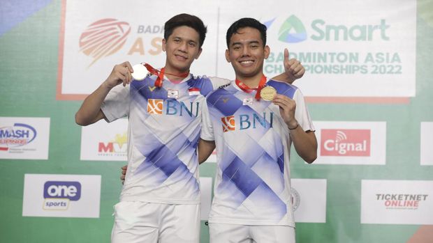 Ganda putra Indonesia Pramudya Kusumawardana/Yeremia Rambitan menjadi juara Badminton Asia Championship (BAC) 2022 setelah mengalahkan Aaron Chia/Soh Wooi Yik di Muntinlupa Sports Complex, Manila, Minggu (1/5).