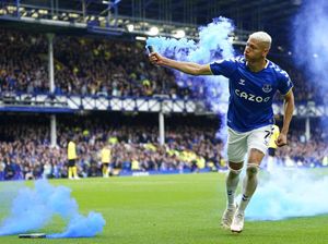 Tindakan Richarlison Usai Jebol Gawang Chelsea Layak Diganjar Kartu? Tindakan Richarlison Usai Jebol Gawang Chelsea Layak Diganjar Kartu?