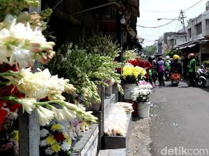 Jelang Lebaran, Sedap Malam Ramai Diburu di Setra Bunga Bandung
