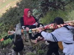 Mbok Yem Sudah 30 Tahun Punya Tradisi Mudik Lebaran Turun Gunung Lawu