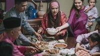 6 Adab Menerima Tamu dalam Islam, Seperti Apa?
