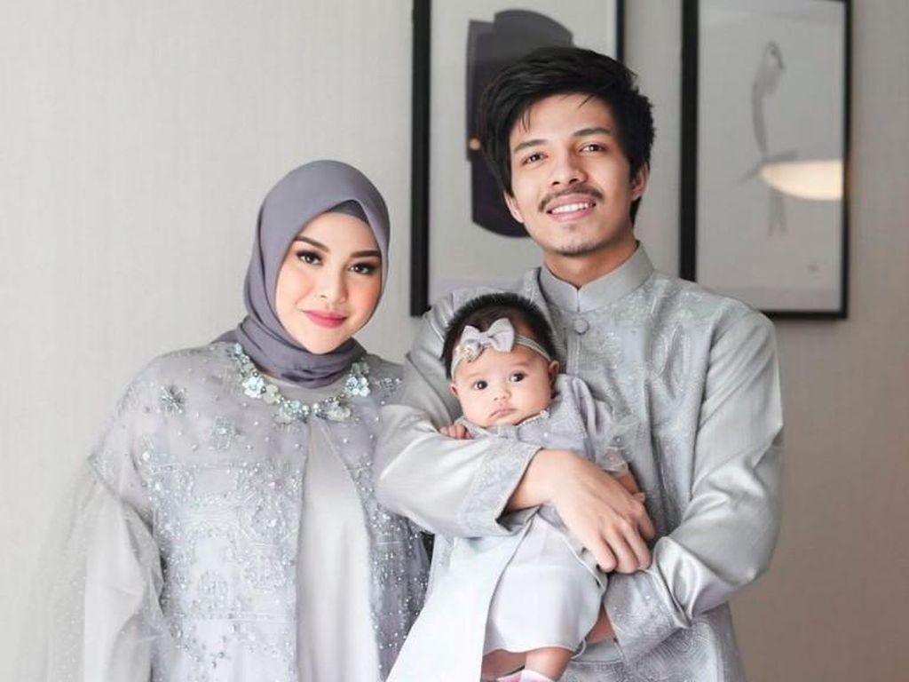 Atta Halilintar Bagikan Momen Lebaran di Singapura Bareng Keluarga KD Atta Halilintar Bagikan Momen Lebaran di Singapura Bareng Keluarga KD