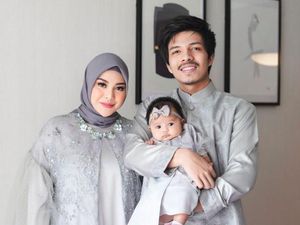 Harapan Mendalam Atta dan Aurel Lihat Ameena Pilih Kamera-Uang di Tedak Sinten Harapan Mendalam Atta dan Aurel Lihat Ameena Pilih Kamera-Uang di Tedak Sinten