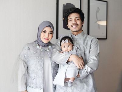 10 Selebriti Rayakan Lebaran di Luar Negeri