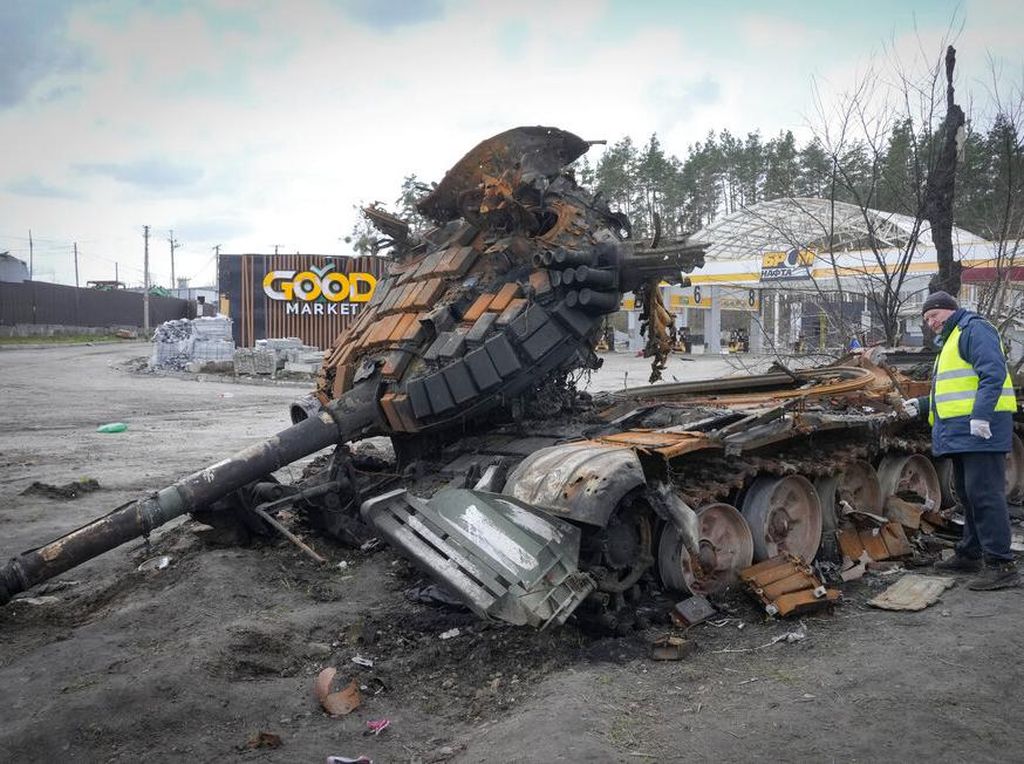 Pasukan Ukraina Hancurkan Tank T90, Tank Tempur Tercanggih Rusia