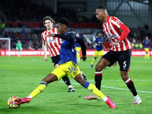 Awas Kena Sengat Brentford, Man United!