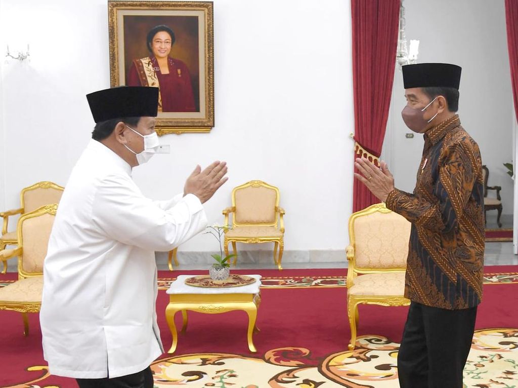 Tawa Jokowi Kala Prabowo Singgung Sama-sama Cocok Tinggal di Bogor