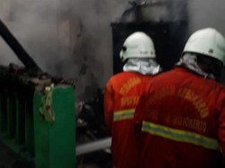 Ditinggal Salat Id Lupa Matikan Kompor, Rumah Warga Mojokerto Terbakar
