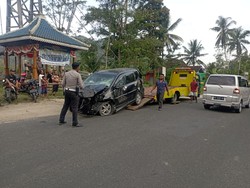 Korban Avanza Seruduk Kijang di Pacitan Semuanya Pemudik