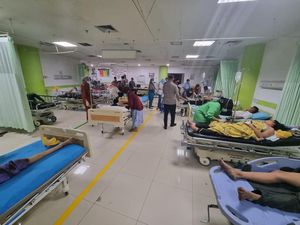 Dua Balita Tewas saat Bus Rombongan Pulang Basamo Kecelakaan Dua Balita Tewas saat Bus Rombongan Pulang Basamo Kecelakaan
