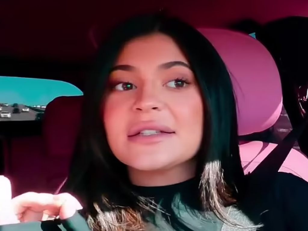 Kylie Jenner Pernah Ngidam Burger Saat Hamil Anak Kedua