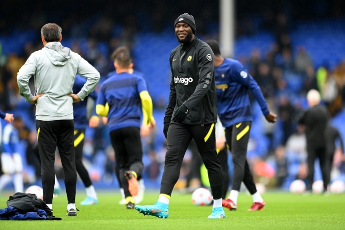 LIVERPOOL, ENGLAND - MAY 01: Romelu Lukaku of Chelsea warms up prior to kick off of the Premier League match between Everton and Chelsea at Goodison Park on May 01, 2022 in Liverpool, England. (Photo by Michael Regan/Getty Images)