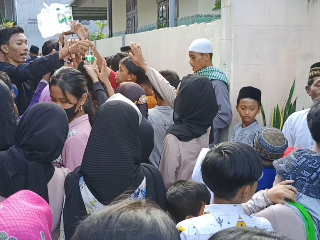 Serunya Malaidinan di Banjar Tunggal Sari Tabanan