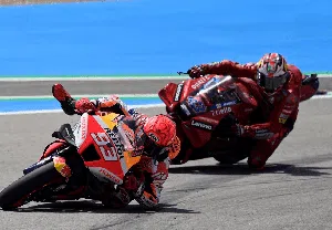 Foto: Jurus Sikut Sakti Marc Marquez Muncul Lagi!