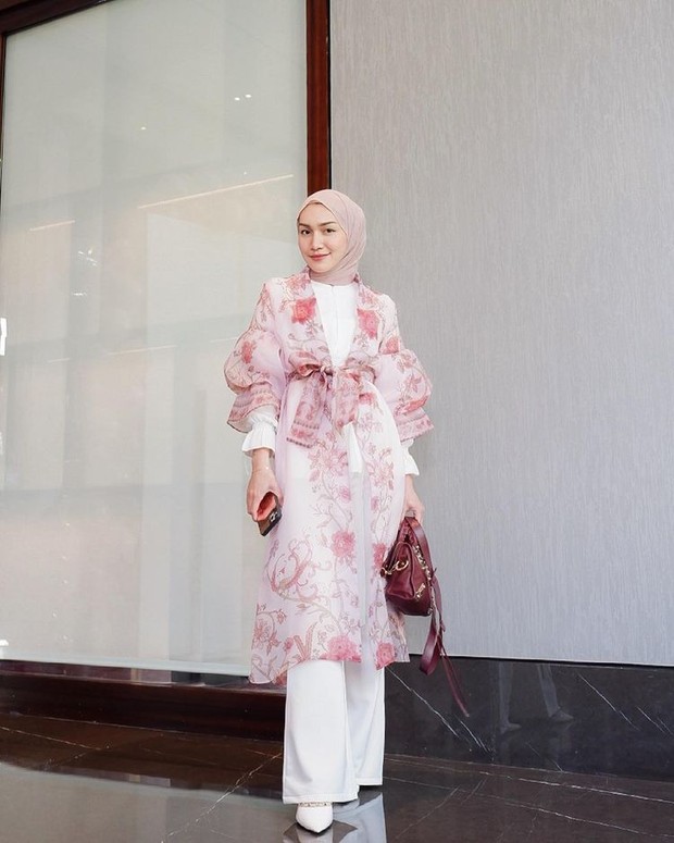 Melody Prima dengan Outer Transparan Melody Prima