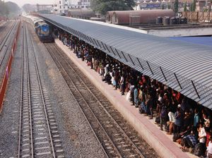 Semrawut! Begini Suasana Mudik Lebaran Warga Bangladesh