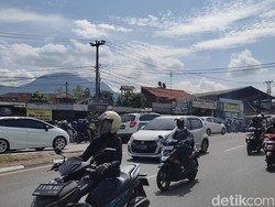 Mudik Lokal, Wilayah Bundaran Cibiru Ramai Dilintasi Pengendara
