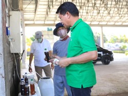 Mantap! Sampah Diolah Jadi Pupuk Cair Organik di TOSS Center Klungkung