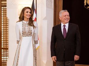 Gaya Modest Ratu Rania dari Yordania, Bisa Jadi Inspirasi Silaturahmi Lebaran