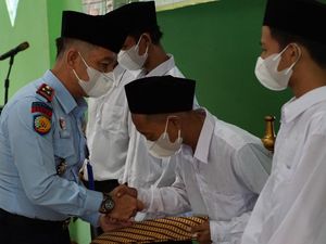 1.662 Penghuni Lapas Cilegon Dapat Remisi, 14 Orang Langsung Bebas 1.662 Penghuni Lapas Cilegon Dapat Remisi, 14 Orang Langsung Bebas