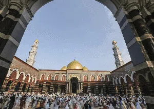 Semarak Salat Idul Fitri di Berbagai Daerah