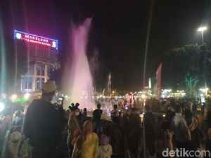 2 Tahun Mati Gegara Pandemi, Air Mancur Alun-alun Magelang Kembali Menari 2 Tahun Mati Gegara Pandemi, Air Mancur Alun-alun Magelang Kembali Menari
