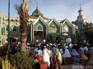 Masjid Al Markaz Makassar Sediakan Kapasitas 15 Ribu Jemaah Salat Id Hari Ini Masjid Al Markaz Makassar Sediakan Kapasitas 15 Ribu Jemaah Salat Id Hari Ini