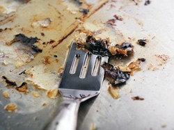 6 Tips Atasi Minyak dan Lemak Sisa Masak Menu Lebaran