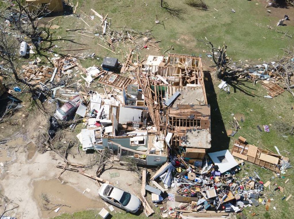 Ngeri! Tornado Hancurkan Ratusan Bangunan di Kansas AS, 3 Orang Tewas