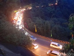 Hari Kedua Lebaran, Antrean Kendaraan di Cadas Pangeran Capai 2 Kilometer
