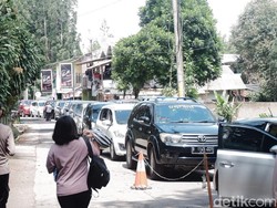 Libur Lebaran, Antrean Kendaraan ke Situ Gunung Capai 500 Meter