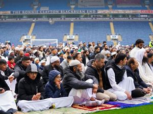 Foto: 3.000 Jamaah Salat Idulfitri di Markas Blackburn Rovers Foto: 3.000 Jamaah Salat Idulfitri di Markas Blackburn Rovers