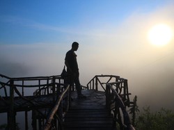 Pesona Bukit Panyangrayan, Serasa Negeri di Atas Awan