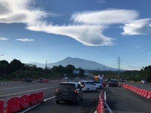 Update Arah ke Puncak: Contraflow Diberlakukan di Tol Jagorawi Km 44-46