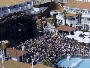 Virus Berbahaya Intai Turis di Spanyol dan Italia