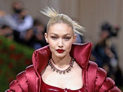 Gigi Hadid Bebas Usai Diamankan Polisi Terkait Ganja